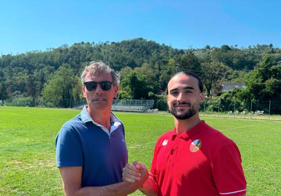 L’attaccante uruguaiano Facundo Piazze con la maglia d’allenamento della Lucchese