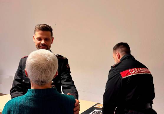 Ravenna, “la vostra auto è stata usata per una rapina”: truffano due anziani e scappano con soldi e gioielli, catturati a Bagno di Romagna