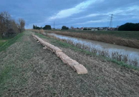 Cotignola, diffidati Regione, Comune e Protezione Civile: «Alzate subito gli argini del Senio»