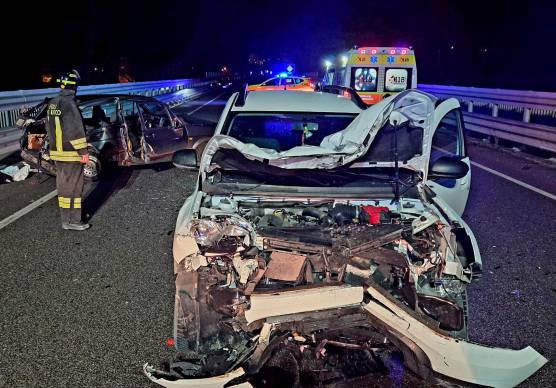 Misano. Schianto tra due auto sull'Adriatica: tre feriti, grave un uomo