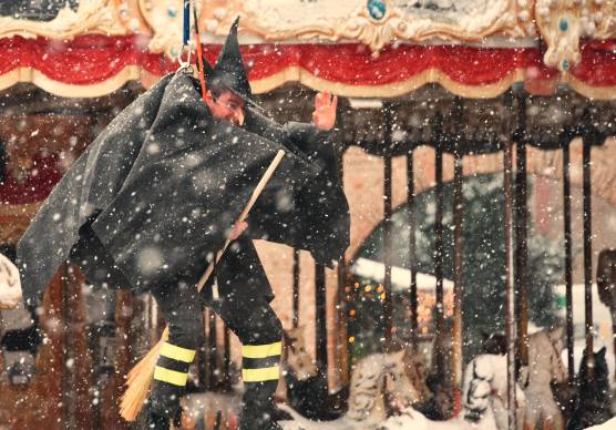 Rimini. La Befana dei pompieri in piazza Malatesta. FOTOGALLERY Migliorini