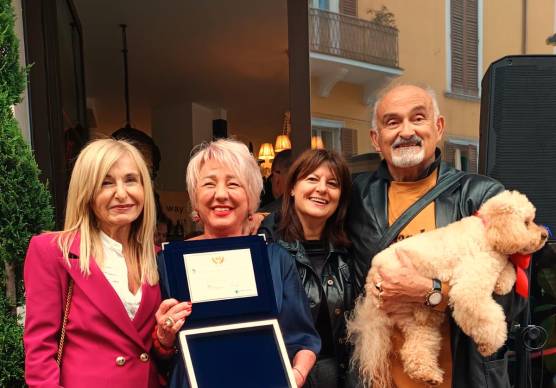 Cesena, 40 anni da acconciatrice: premiata Monica Balzani