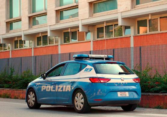 Faenza, rissa al bar e droga in casa: arrestati zio e nipote
