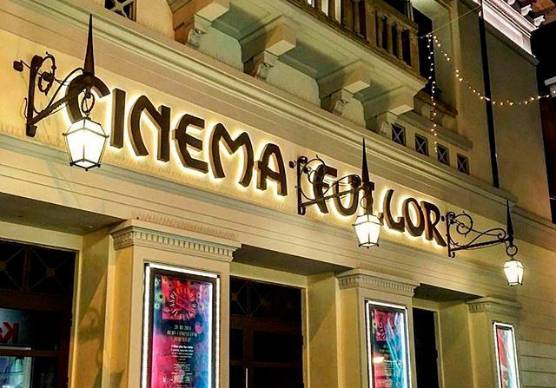 Rimini, film, brindisi e panettone al Cinema Fulgor