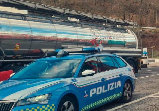 Imola. Guida in stato d’ebbrezza e prova a giustificarsi: “Troppo aceto nell’insalata”
