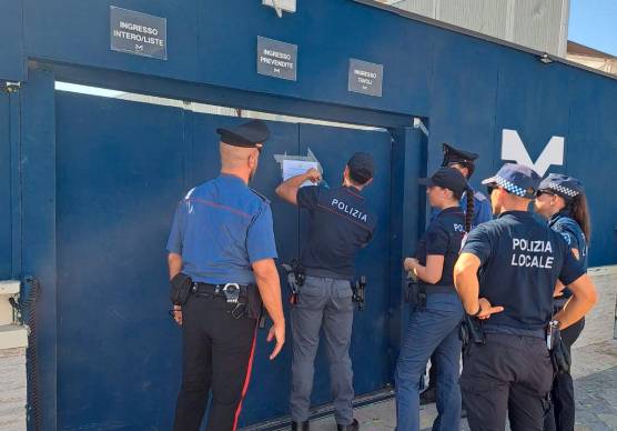 Cesenatico, chiuso per 20 giorni il Molo 95 dopo l’aggressione a un poliziotto