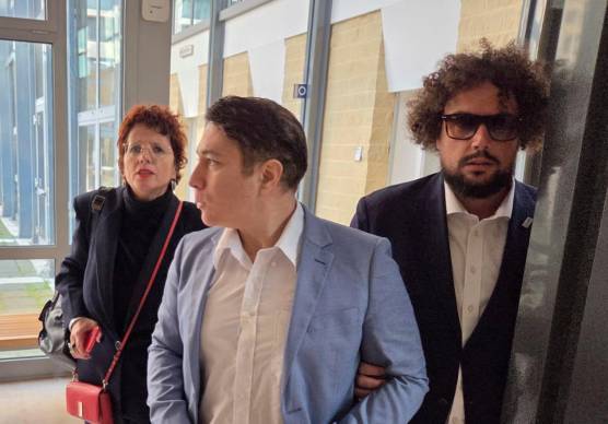 Loris Bianchi accompagnato dall’avvocato Nunzia Barzan e dal consulente Davide Barzan (Migliorini)