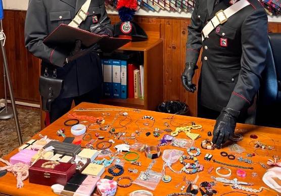 Russi, furto in casa, refurtiva ritrovata in un sacco dietro un cespuglio