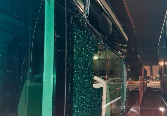 Colpiti due mezzi, ora fermi per le riparazioni