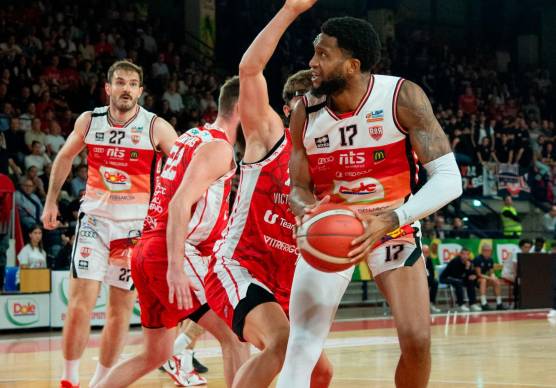 Mark Ogden in azione con la maglia biancorossa (foto Tommaso Morosetti)