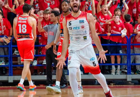 Alessandro Grande, un ex molto amato dai tifosi biancorossi foto morosetti