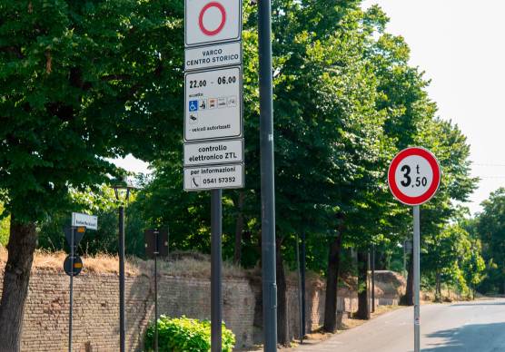 Rimini. Telecamere ztl accese, agenti ai varchI: “Daremo indicazioni tutta l’estate”