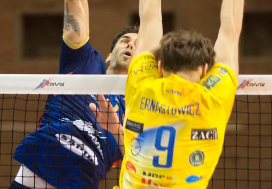 Un attacco di Hristiyan Dimitrov nella sfida contro Prata foto MASSIMO FIORENTINI