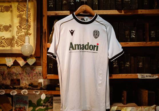 Cesena, ecco la nuova maglia