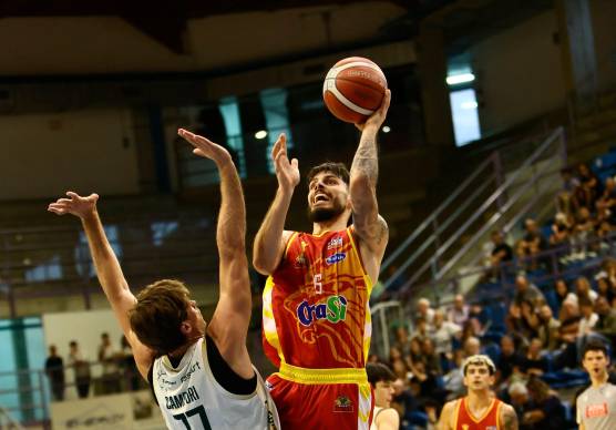 Kevin Brigato a canestro domenica contro Campori (foto mmph)