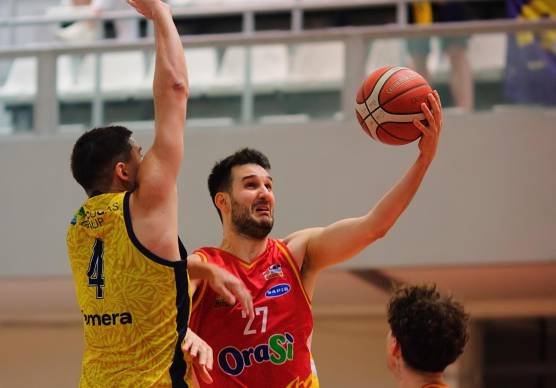 L’ala giallorossa Enzo Cena in garadue contro Fidenza foto fiorentini