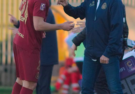 Andrea Mandorlini dà indicazioni ad Adriano Esposito (Fiorentini)