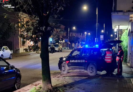 Predappio, viola il divieto di avvicinamento alla casa dei familiari: 36enne arrestato