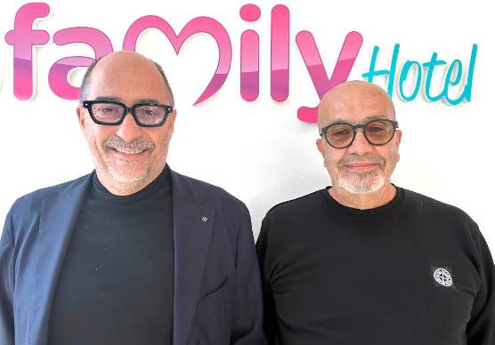 La società gestisce 15 grandi alberghi e villaggi lungo la Riviera romagnola