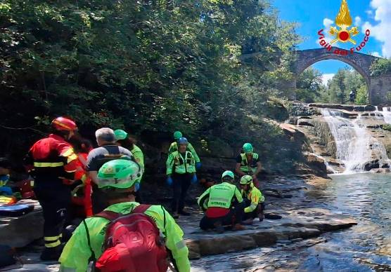 Ragazza colta da malore alla cascata soccorsa e trasportata con l’elimedica