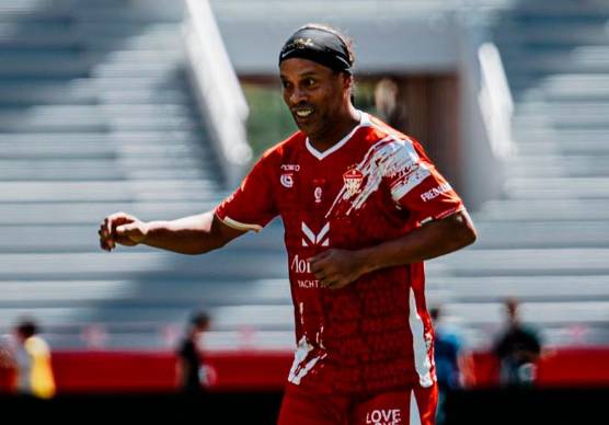 Ravenna, Ronaldinho, il sogno di inizio estate che si avvera tra calcio e marketing. Braida: “Giocherà? Vedremo, non è escluso”