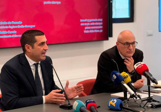Il presidente della Regione Emilia-Romagna, Michele De Pascale con il commissario Fabrizio Curcio