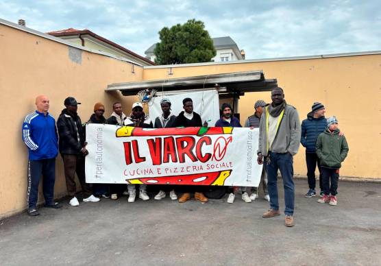 Rimini, gomme delle auto tagliate nel piazzale di fianco Casa Don Gallo. Parte una raccolta fondi