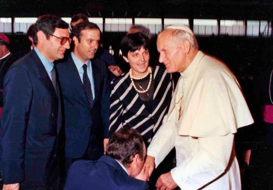 Rimini 1982, da sinistra Nicola Sanese, Antonio Smurro, Emilia Guarnieri e Papa Giovanni Paolo II (Karol Wojtyla) al Meeting