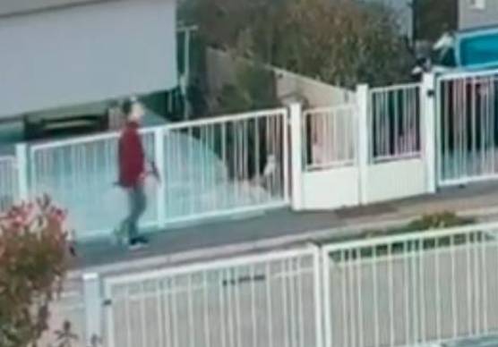 Lugo, ecco l’uomo mascherato e con il piccone che ha creato il panico VIDEO