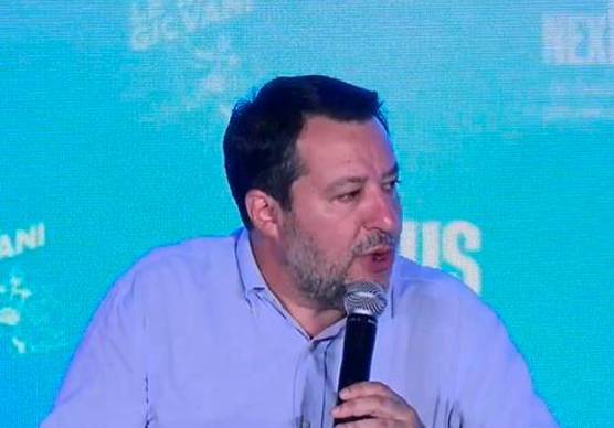 Rimini, Salvini al Meeting: “L’Italia non sarà mai il campo profughi in Europa”