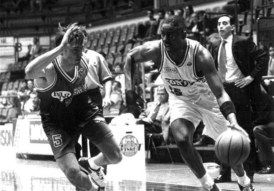 Addio a Sugar Ray Richardson: la stella del basket che incantò Forlì
