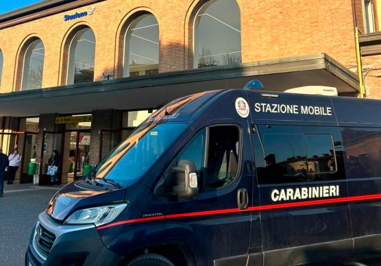 Sicurezza a Ravenna, stazione mobile dei Carabinieri operativa alla stazione