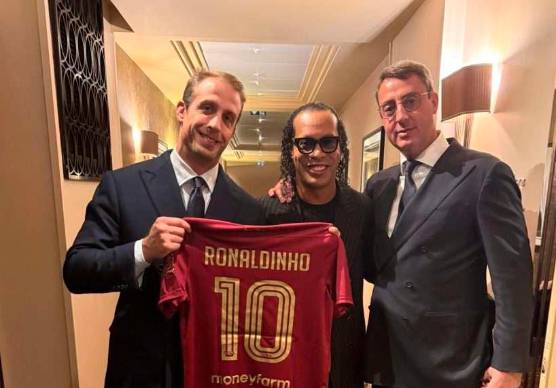 Cipriani, Ronaldinho, Tonetti a Parigi