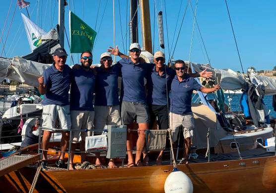 L’equipaggio tutto romagnolo a bordo di Valentina festeggia il risultato