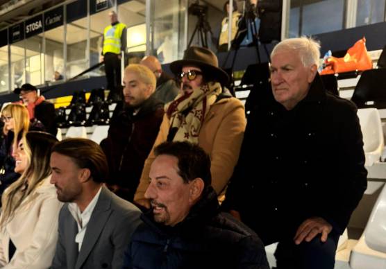 Il gruppo di Nicola Di Matteo sugli spalti dello stadio Comunale di Piancastagnaio sabato scorso