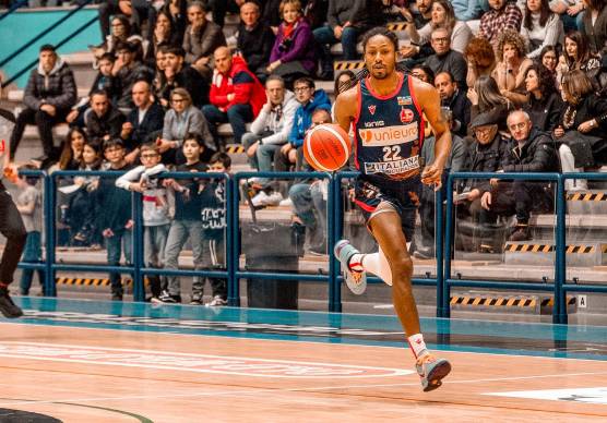 Demonte Harper è pesantemente condizionato dai problemi al ginocchio