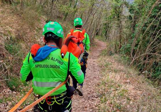 San Leo, scivola e si fa male a una caviglia durante un’escursione, interviene il Soccorso Apino