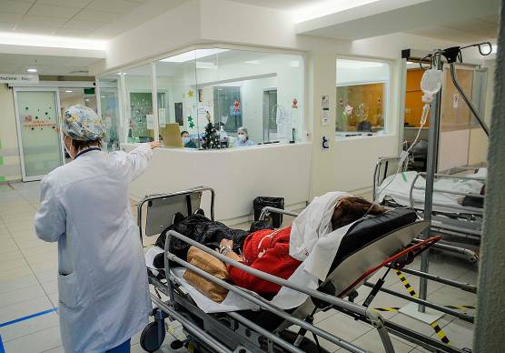 Un grande lavoro anche in questo periodo negli ospedali della provincia per fronteggiare l’elevato numero di pazienti ricoverati