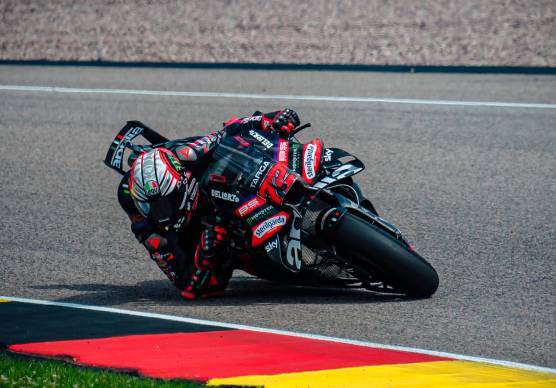 MotoGp: qualifiche ai fratelli Marquez, altra caduta per Bezzecchi che partirà ottavo