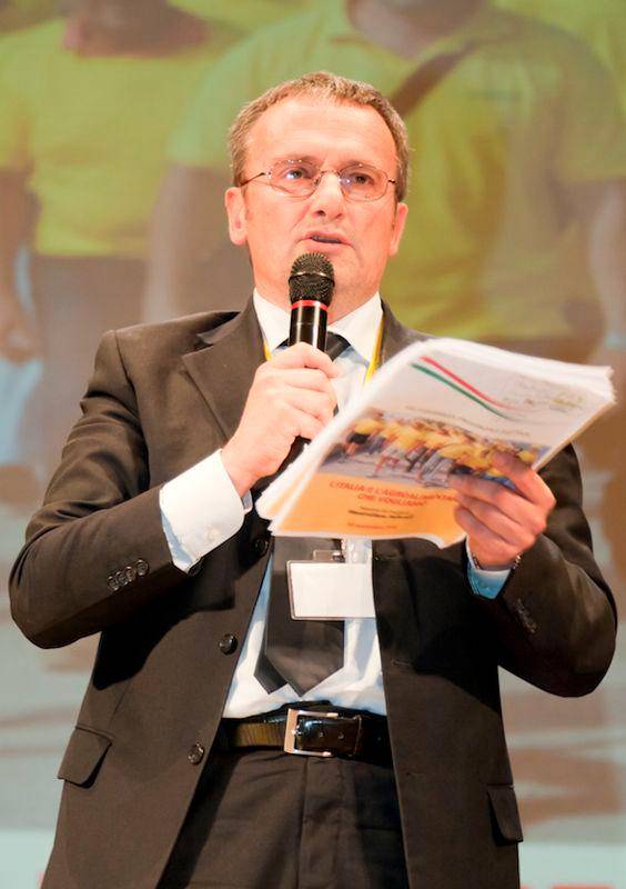 Il sindaco Massimiliano Pederzoli