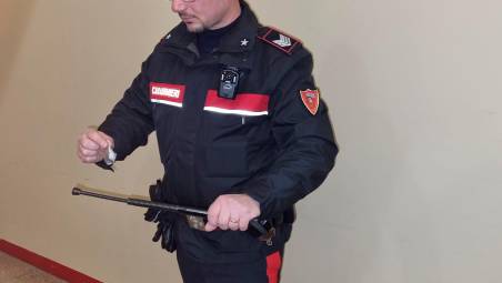 Lugo, sospetto ladro scoperto durante un sopralluogo per i furti: in auto ha un manganello e scatta la denuncia