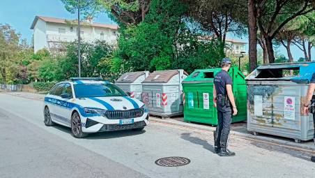 Ravenna, oltre 40 cassonetti andati a fuoco da gennaio: scoperto il giovane piromane seriale