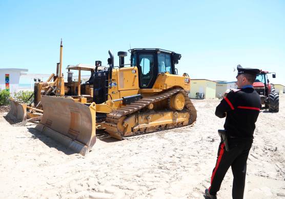 Cervia, travolse e uccise una turista in spiaggia con la ruspa: Lerry Gnoli torna libero