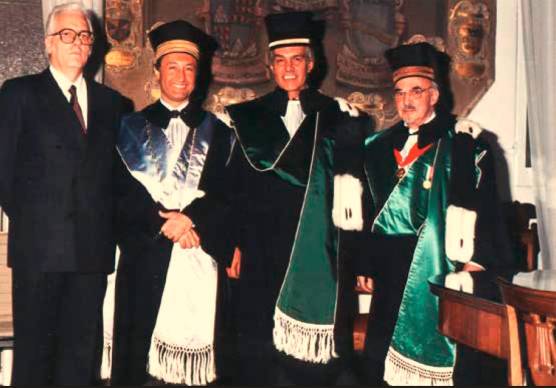 Al centro da sinistra Fabio Roversi Monaco e Raul Gardini durante la cerimonia per il conferimento della laurea honoris causa nel 1987