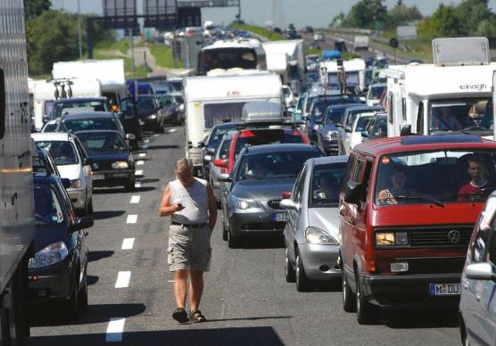 Autostrade: file per cantieri o blocchi del traffico, dal 2026 arrivano i rimborsi