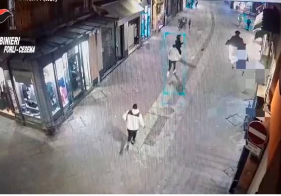 Una delle risse scoppiate nel centro storico di Forlì