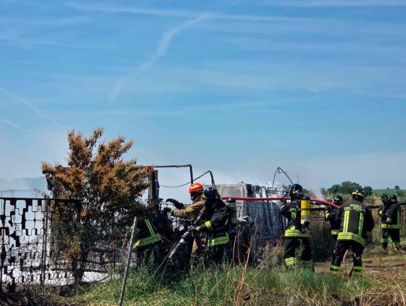 Poggio Torriana, incendio: a fuoco un furgone e un container - Gallery