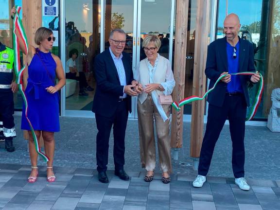 Il taglio del nastro della nuova sede a Pievesestina