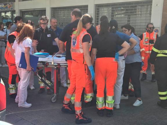 Rimini, principio di incendio, evacuata la casa di riposo VIDEO GALLERY