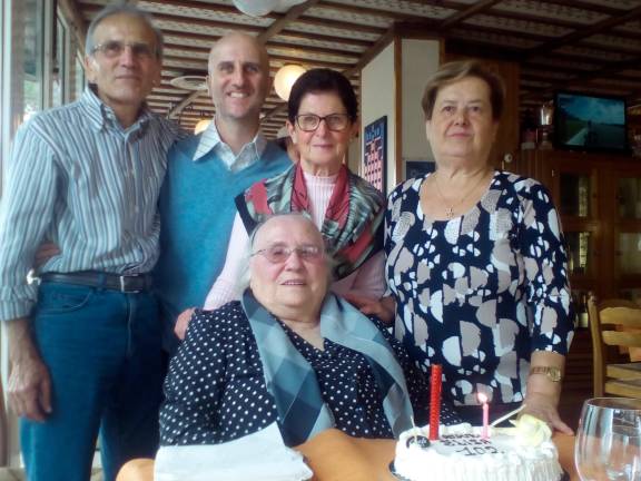 Addio a Elisa De Nicola, la nonnina di Cattolica che amava la vita